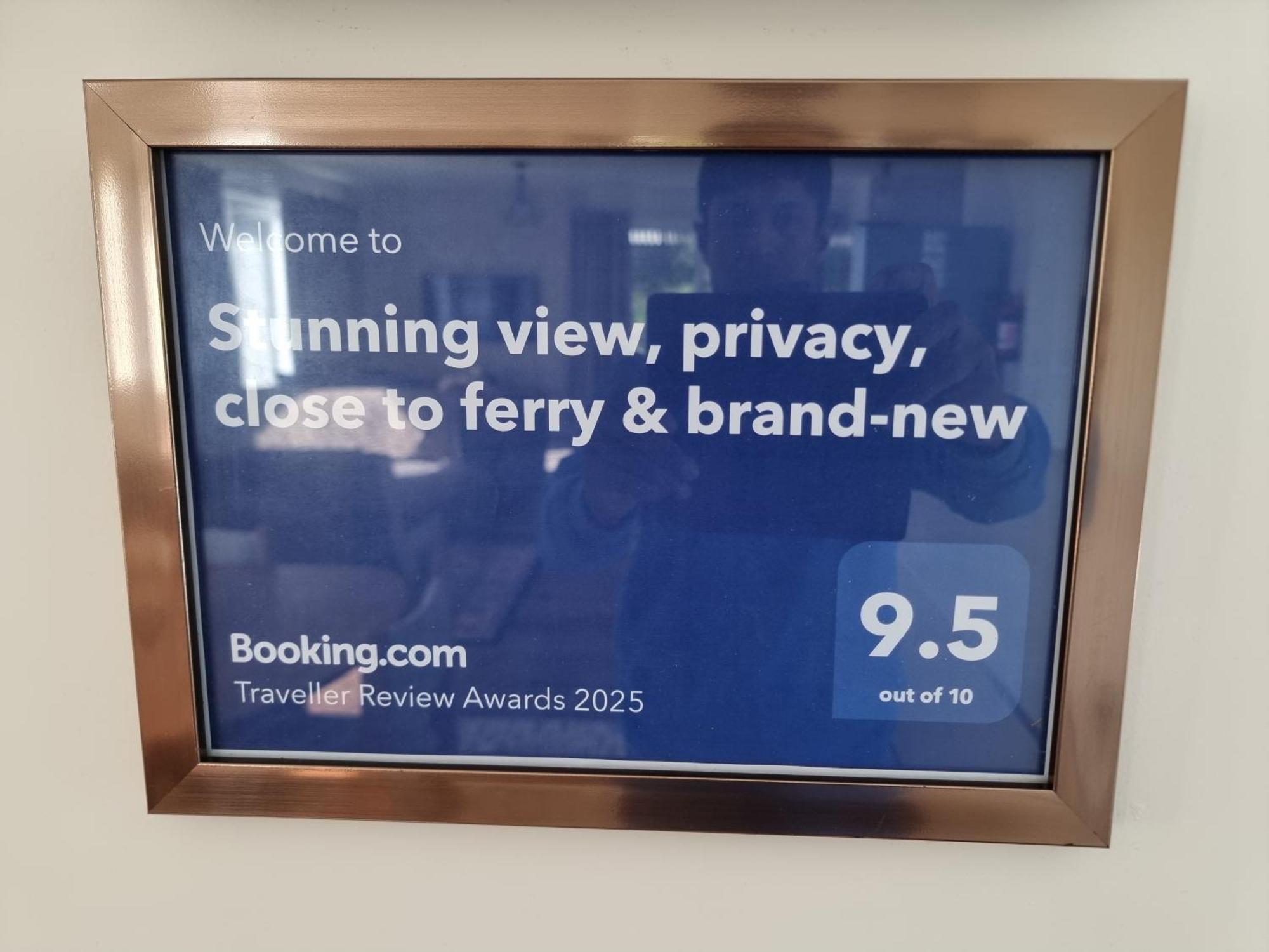 Stunning View, Privacy, Close To Ferry & Brand-New Wellington Exterior foto